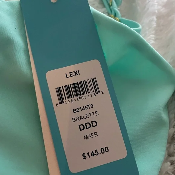 Beach bunny. Brand new - Picture 4 of 12